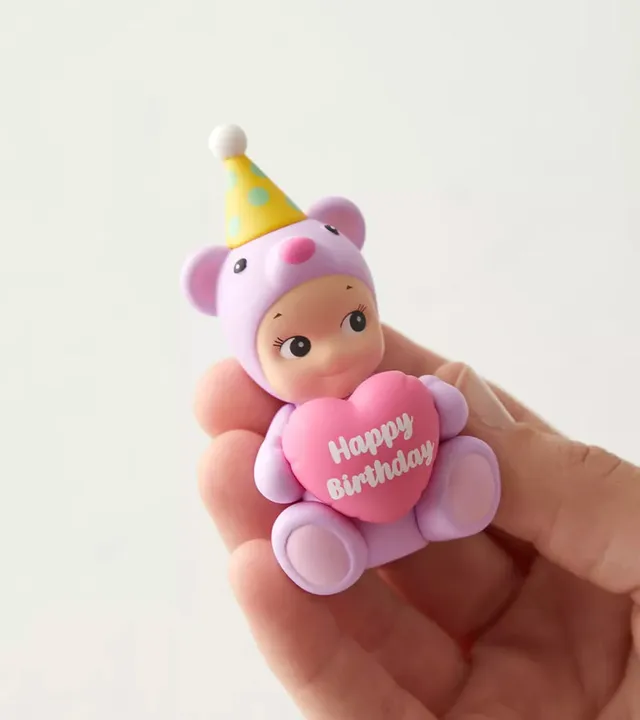 L'avant gardiste Sonny Angel Birthday Bear figurine blind box