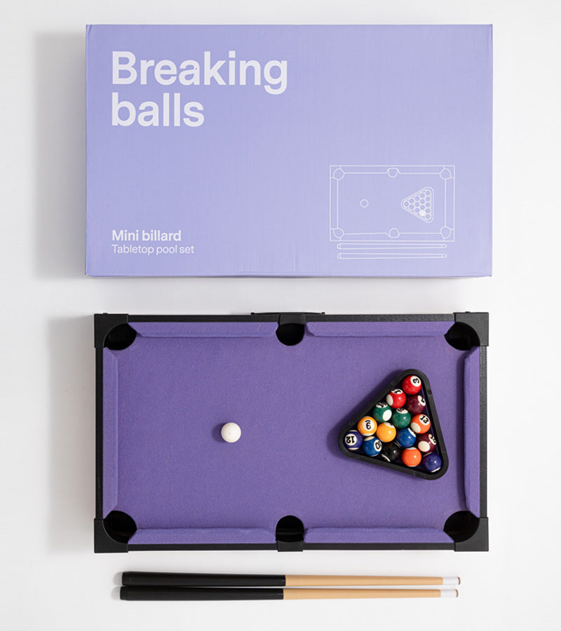L'avant gardiste Mini billard de table lilas salon