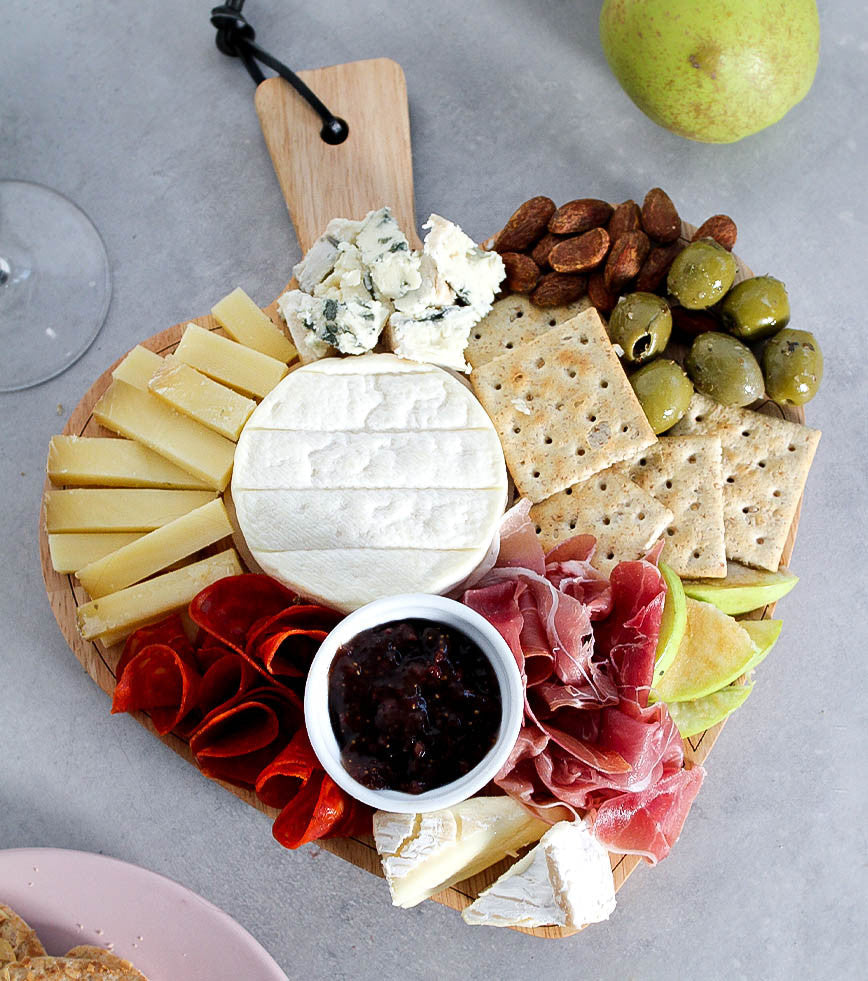 L'avant gardiste Vaisselle planche fromage Cheese and love bois