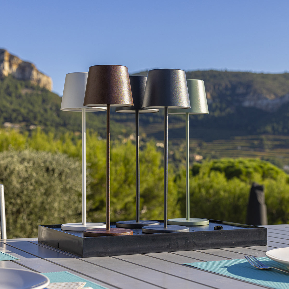 Red Deco Plate plateau chargement induction 6 lampes noir