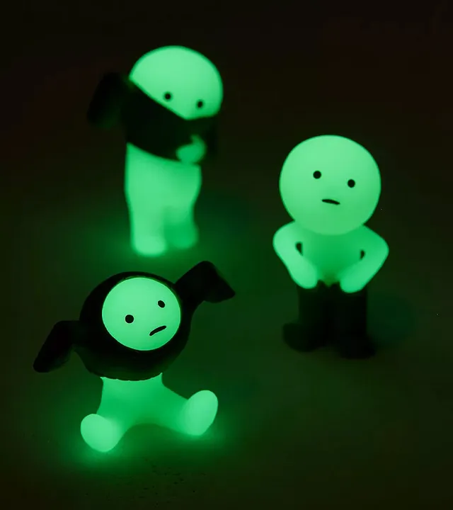 L'avant gardiste Smiski Dressing figurine fluorescente série