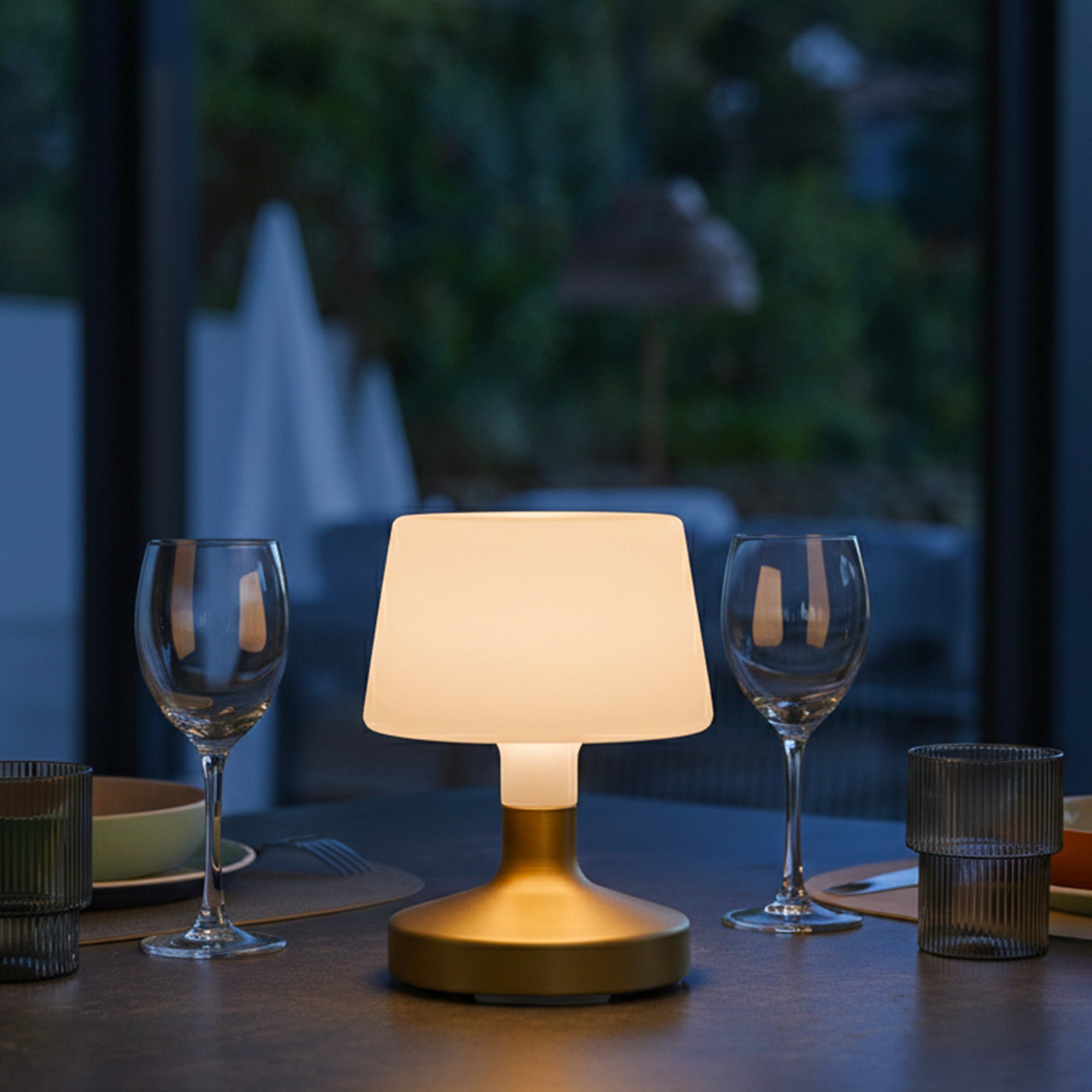 Red Deco Helen Gold lampe de table sans fil dorée H21 cm tactile