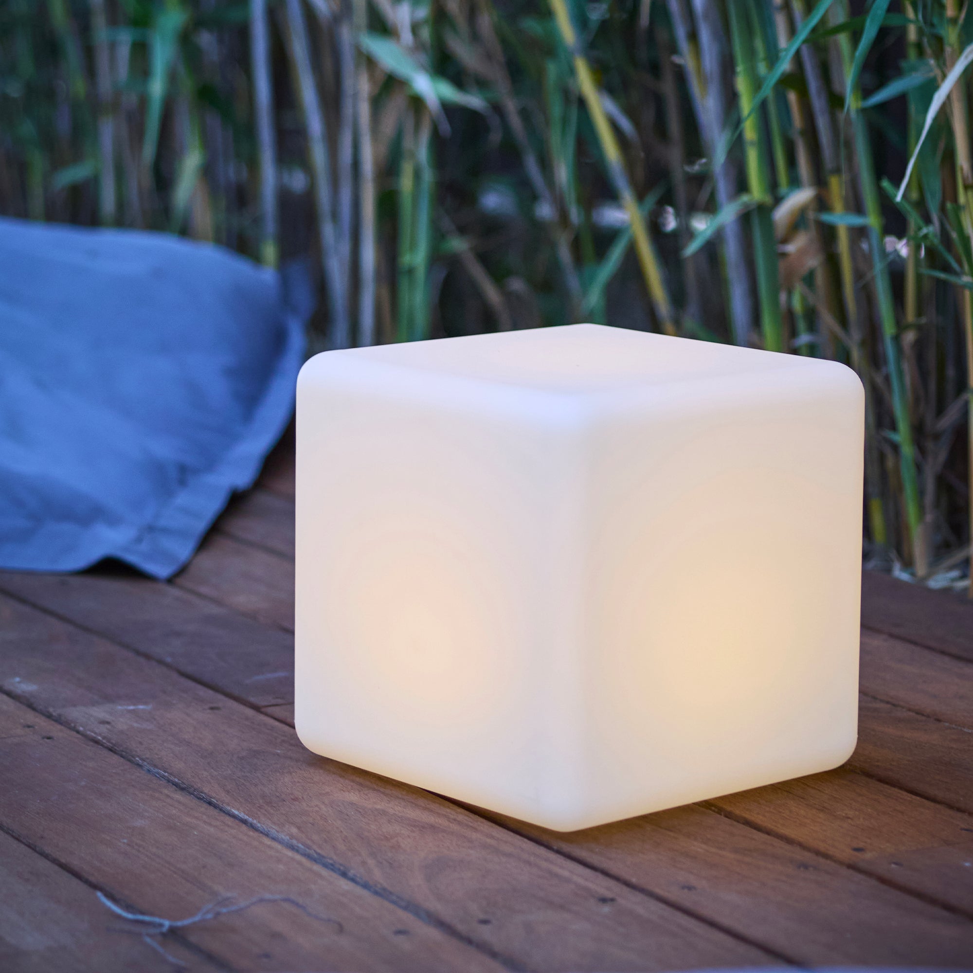 Red Deco Casy cube solaire lumineux multicolore H30cm