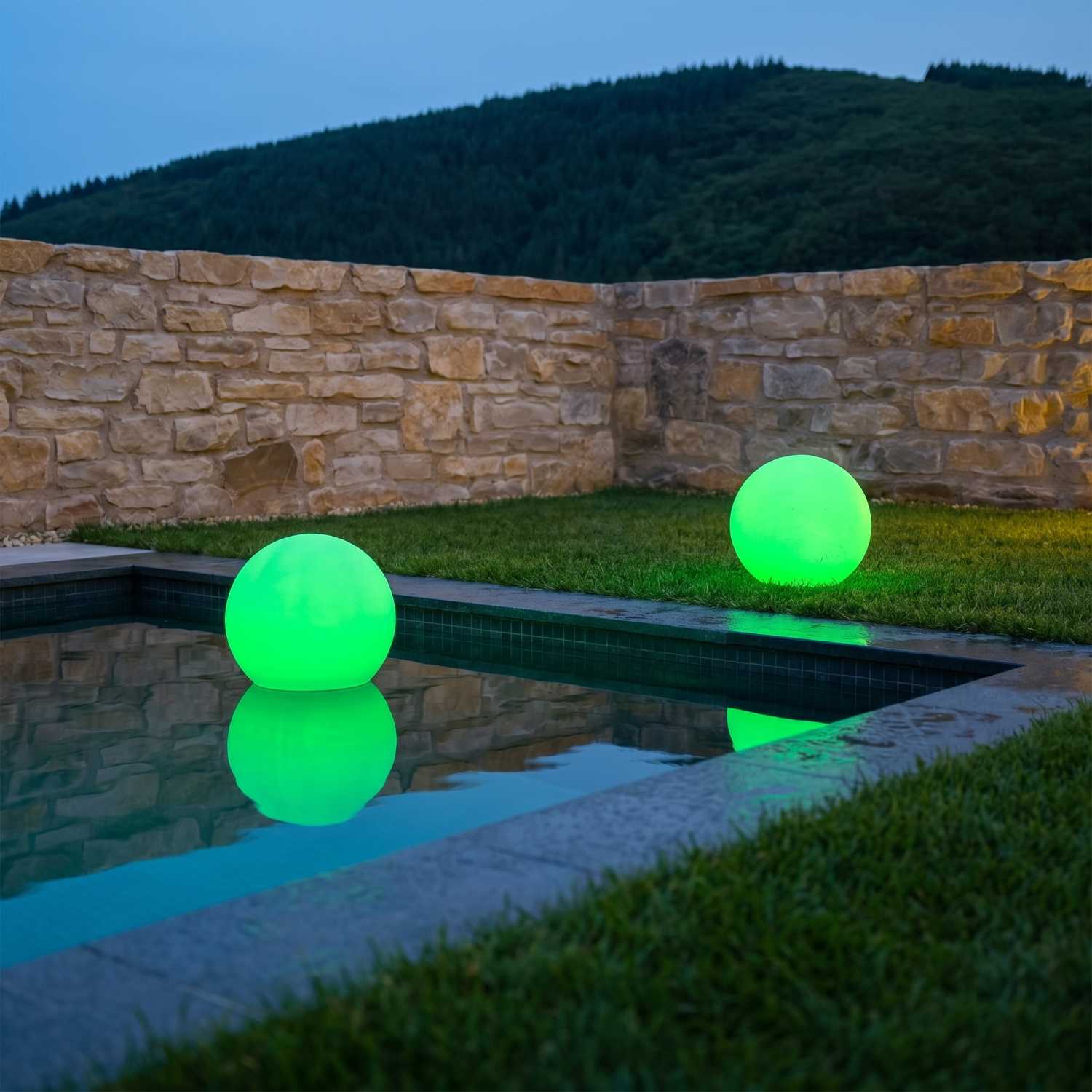 Red Deco Solsty boules solaires lot 2 flottantes Ø30cm RGB