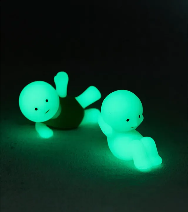 L'avant gardiste Smiski Exercising figurine fluorescente sport
