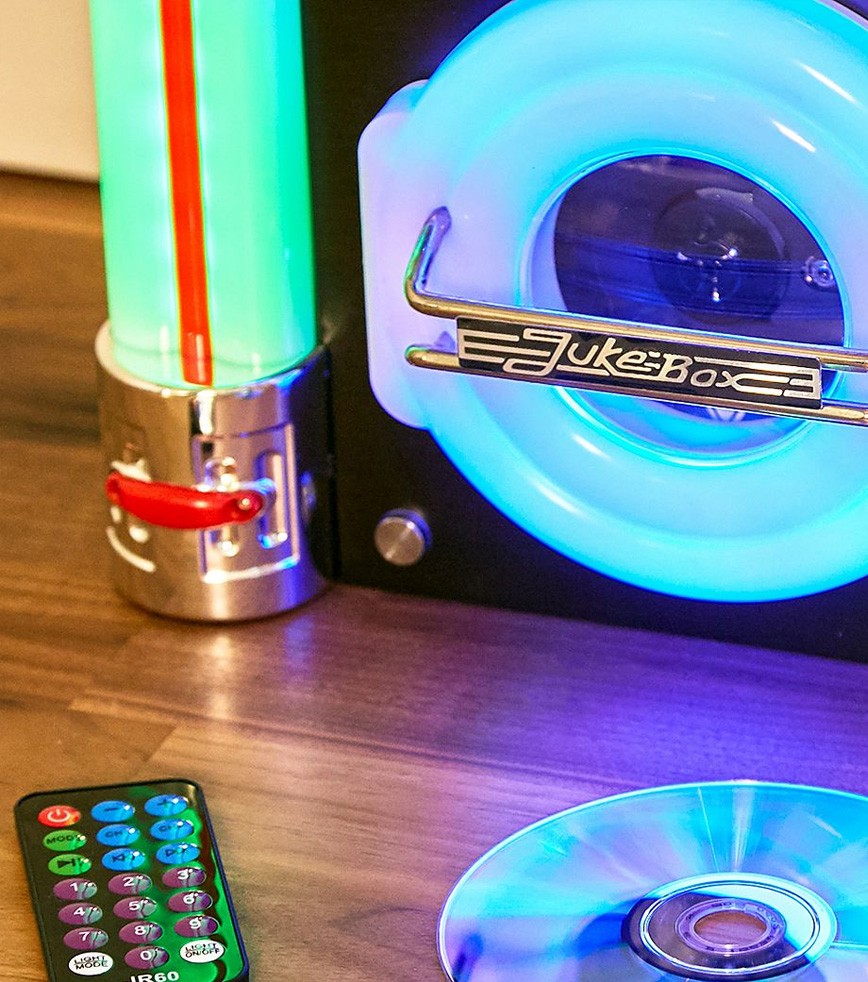 L'avant gardiste High-tech Jukebox rétro bluetooth années 60 salon