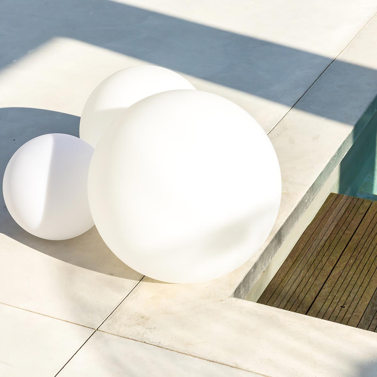 Red Deco Bobby boule lumineuse filaire Ø50cm blanc froid