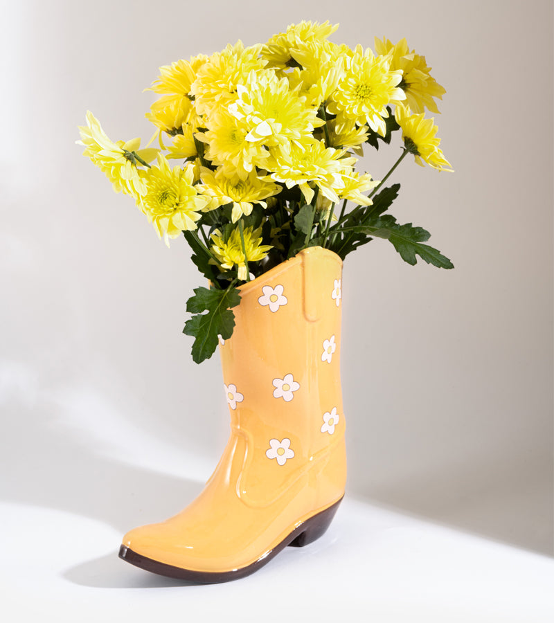 L'avant gardiste vase boots cowboy botte rose