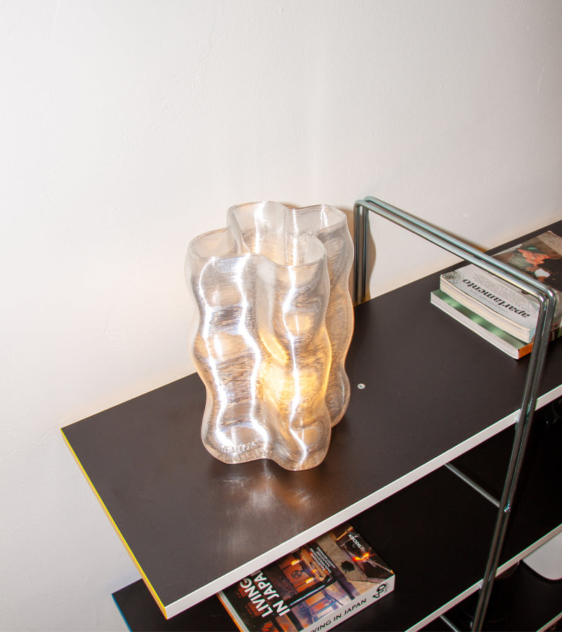 L'avant gardiste Magma lampe transparente design graphique