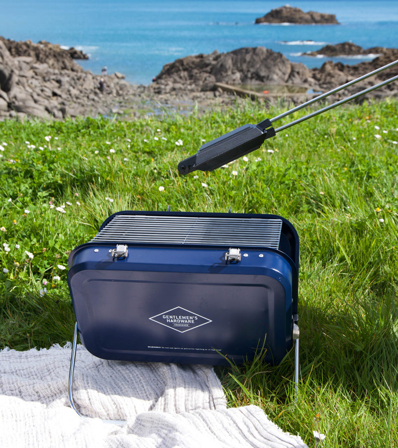 L'avant gardiste Outdoor barbecue portable valise charbon