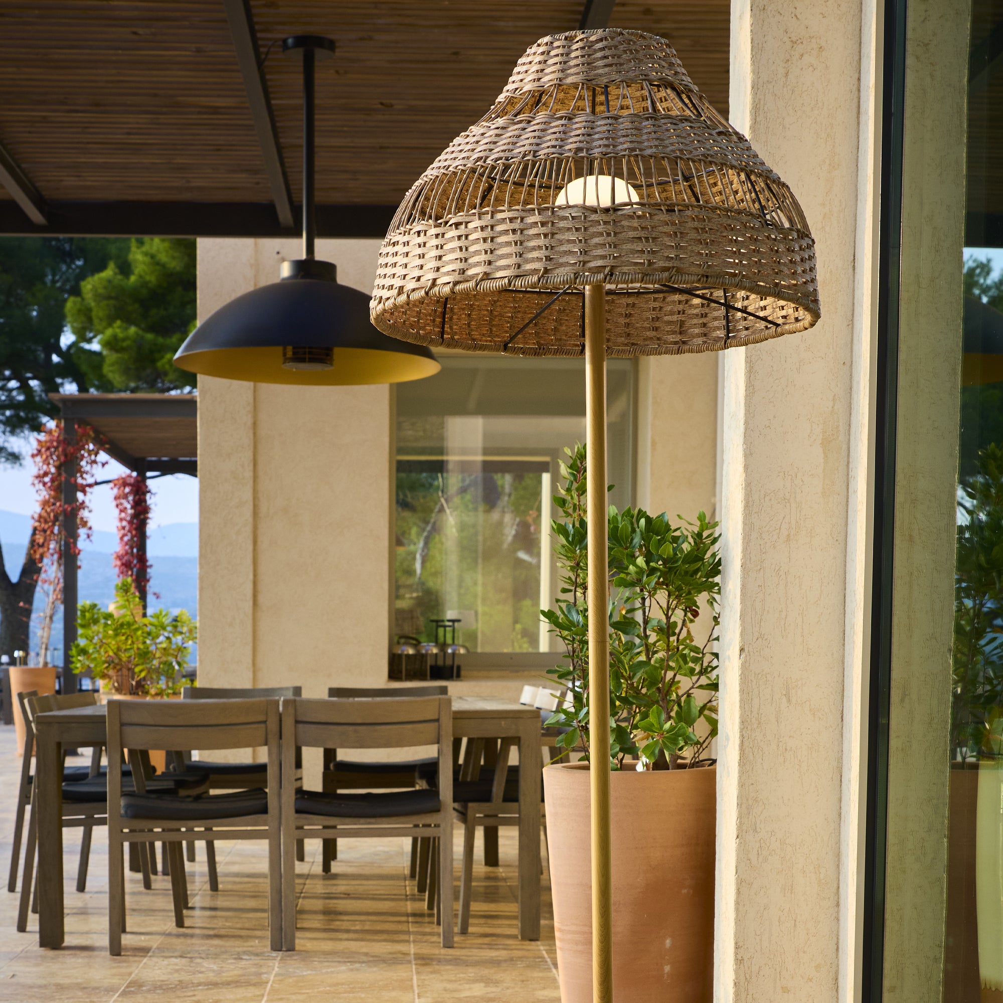 Red Deco Elion lampadaire sans fil rotin LED H168cm télécommande