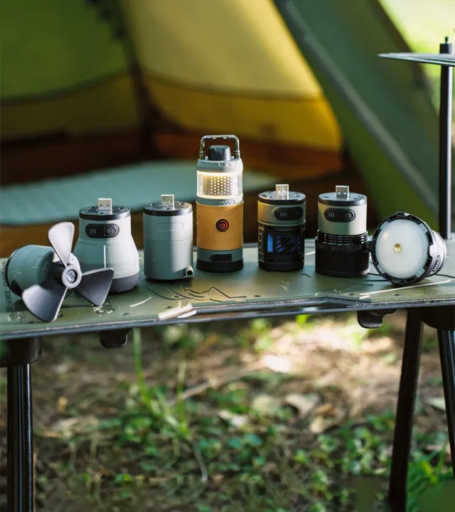 L'avant gardiste Outdoor kit campeur 7-en-1 outils compact