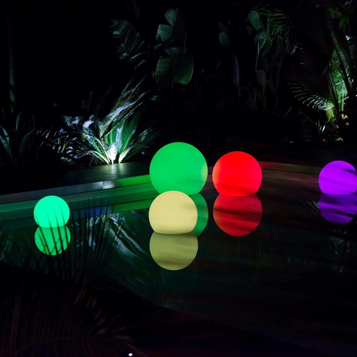 Red Deco Bobby boule lumineuse LED 40cm multicolore flottante