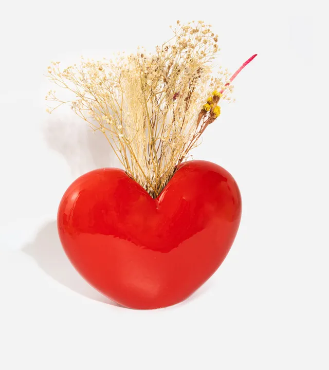 L'avant gardiste vase coeur rouge céramique fleurs