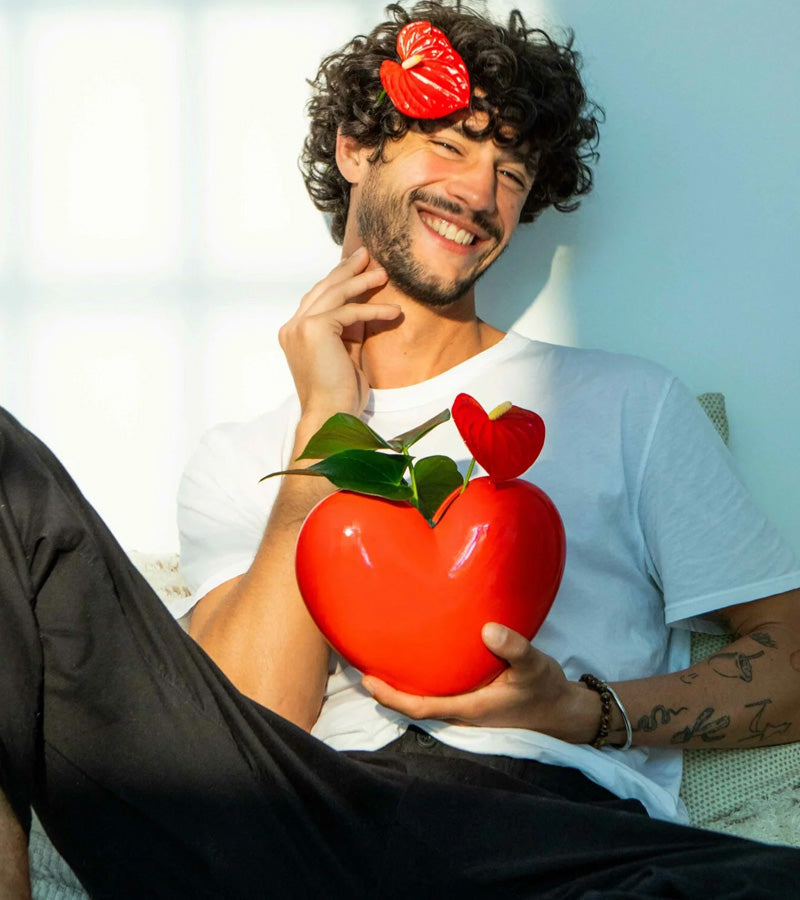 L'avant gardiste vase coeur rouge céramique fleurs