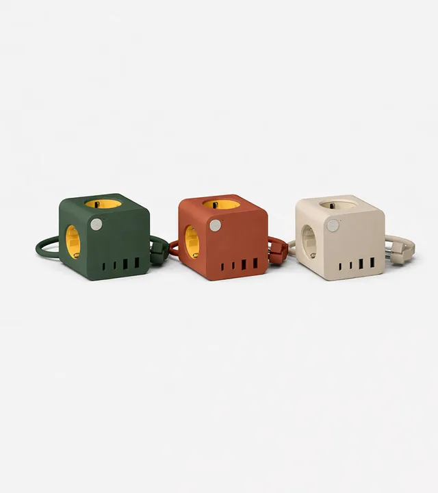 L'avant gardiste High-tech Cube multiprises multiprise terracotta compact