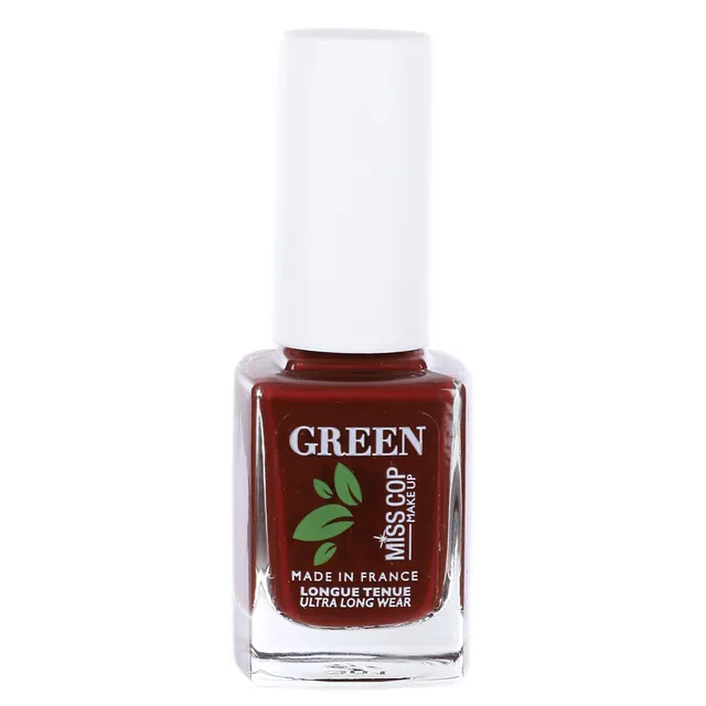 Miss Cop vernis à ongle rouge bordeaux manucure