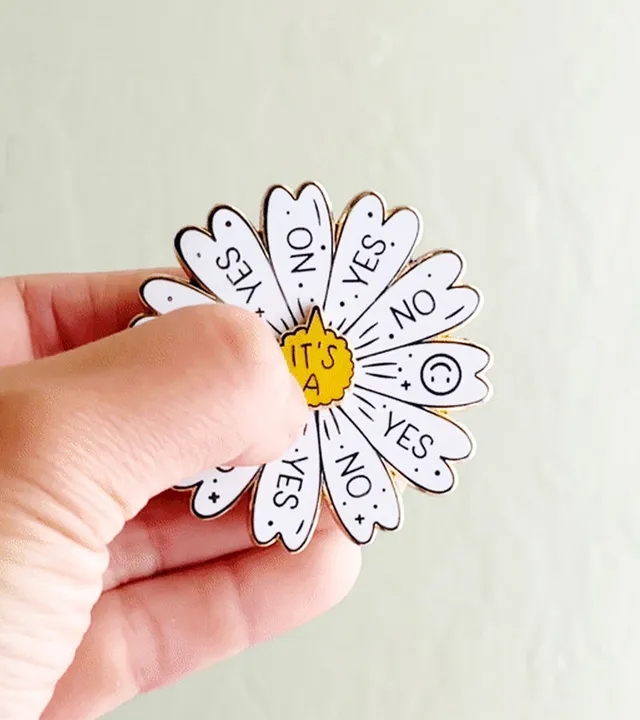 L'avant gardiste Fun broche Daisy oui non décision