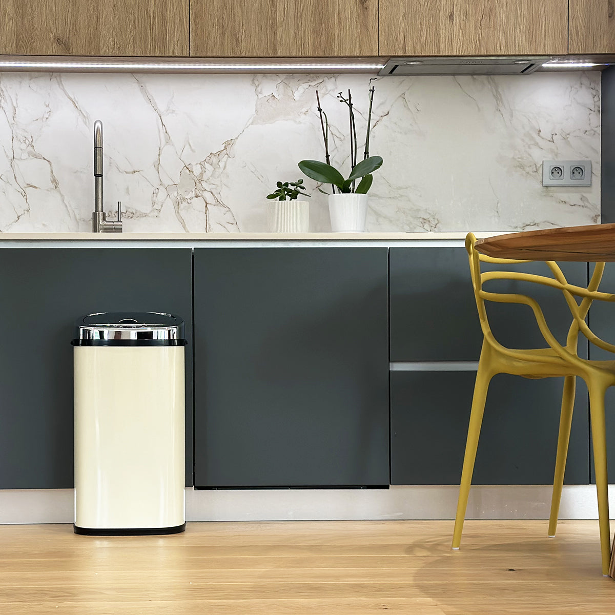 Red Deco Largo 42L poubelle automatique crème brillant inox