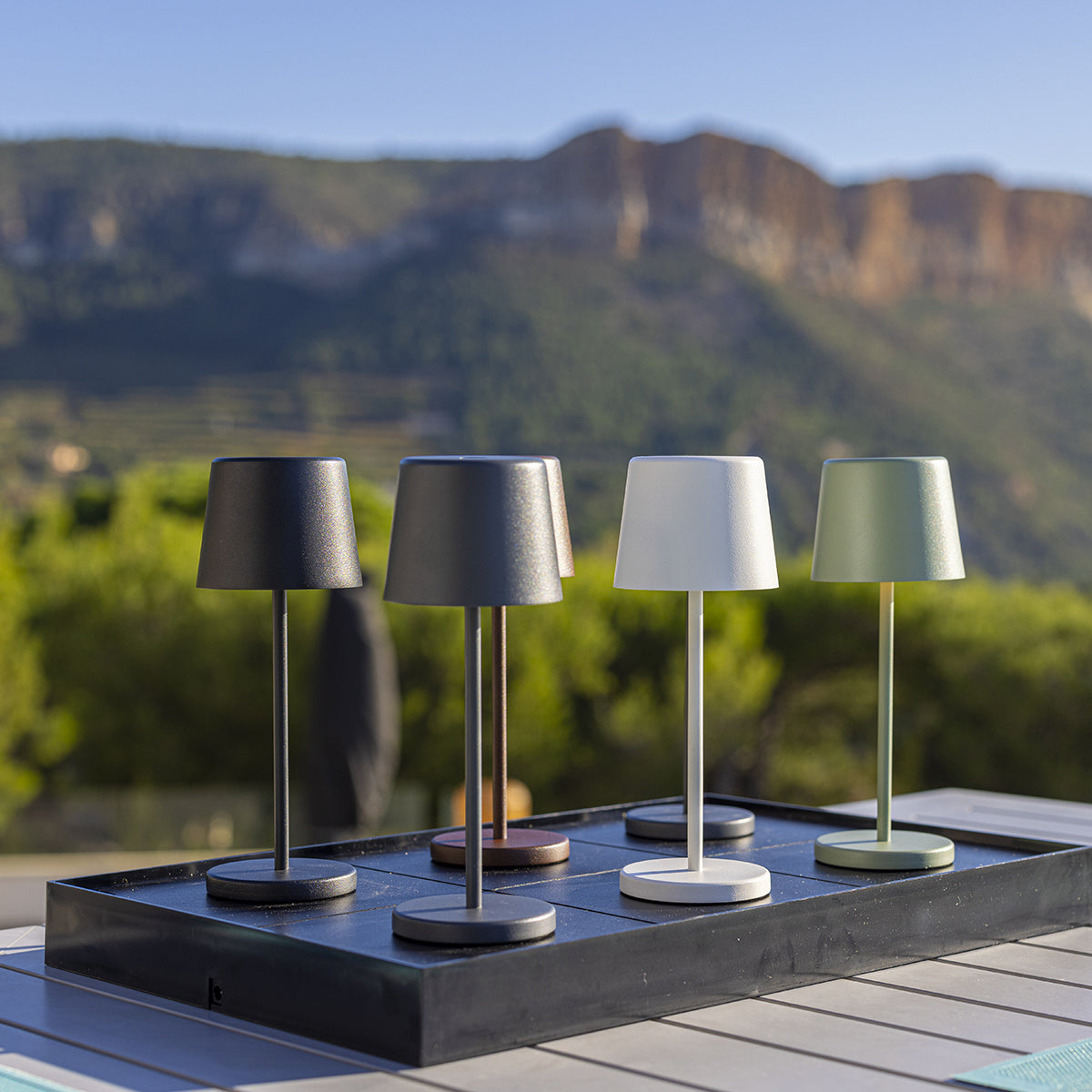 Red Deco Plate plateau chargement induction 6 lampes noir