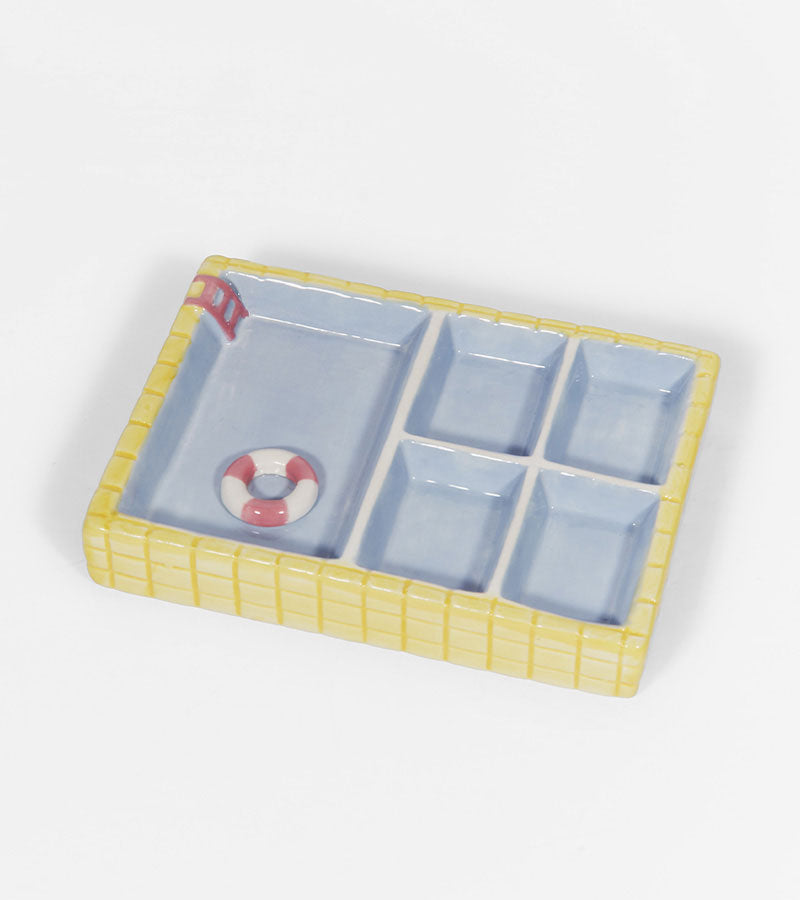 Piscine repose-bijoux plateau bagues forme piscine