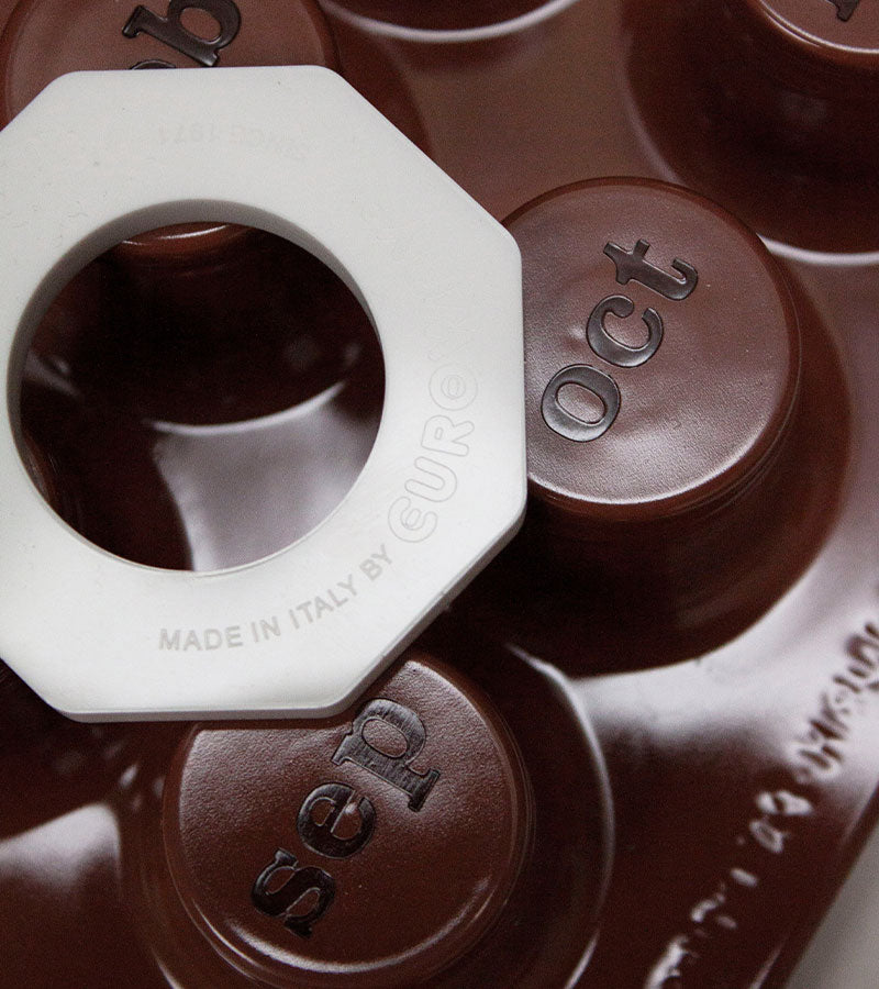 L'avant gardiste Calendrier perpétuel café mousse Ring a Date