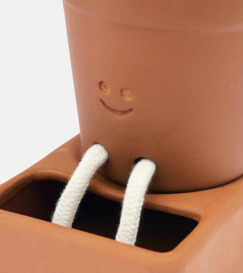 L'avant gardiste Vases et cache-pots jardinière autonome terre cuite