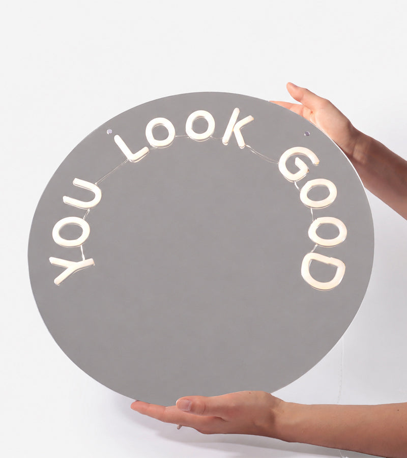 L'avant gardiste You look good miroir LED message