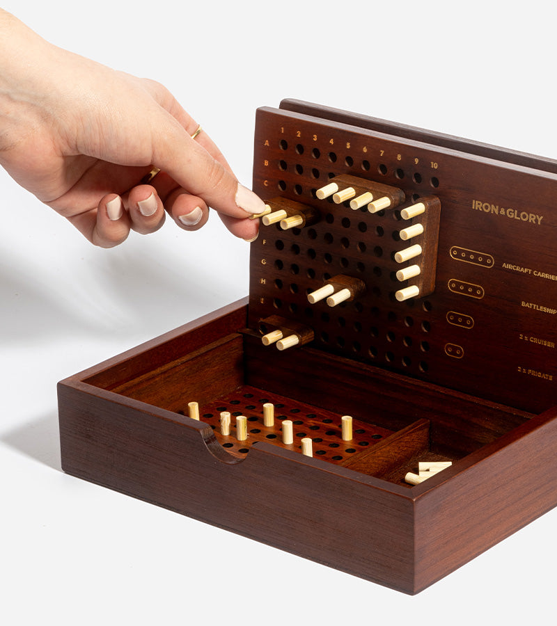 L'avant gardiste Fun & Jeux Bataille navale de luxe en bois jeu