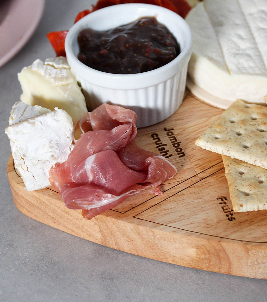 L'avant gardiste Vaisselle planche fromage Cheese and love bois