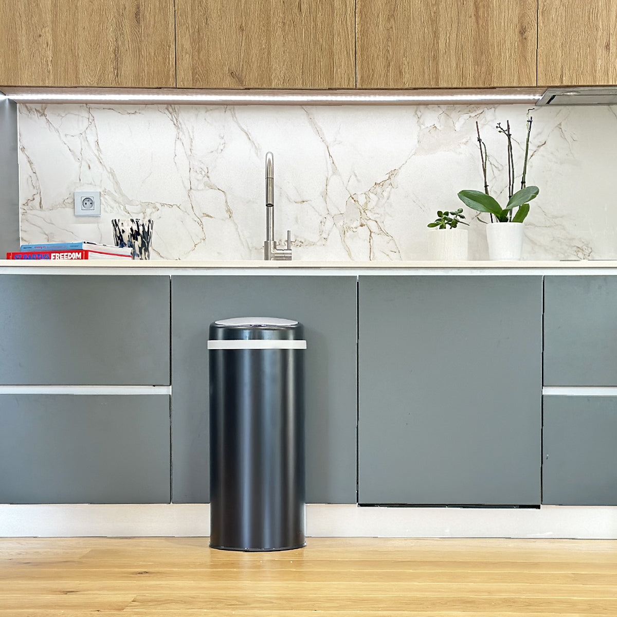 Red Deco Soho poubelle cuisine automatique 42 L noir mat inox