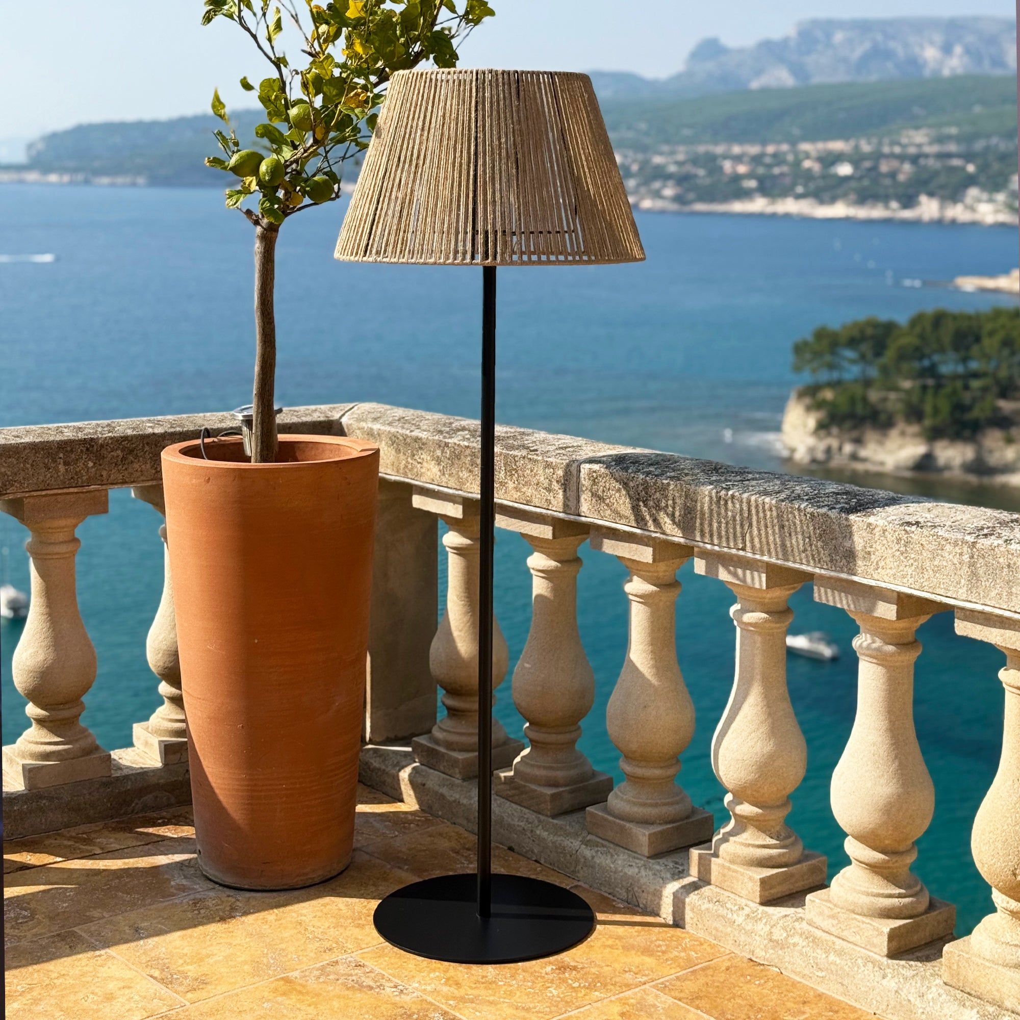 Red Deco TALL RAFFY lampadaire sans fil LED H170cm rotin