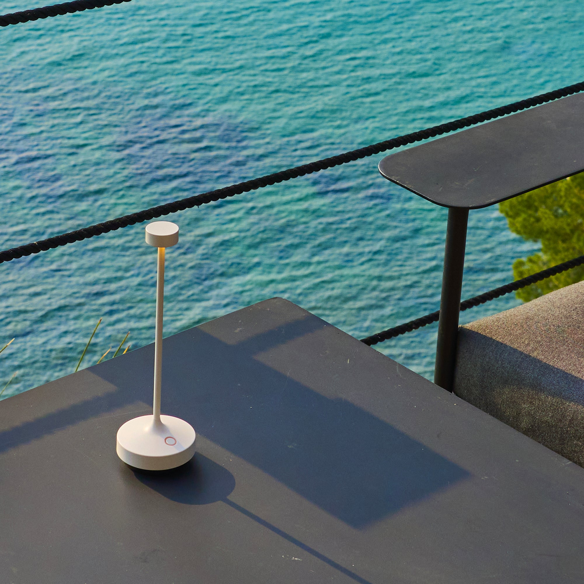 Red Deco Ruby White Lampe Table Sans Fil Blanc H25cm LED