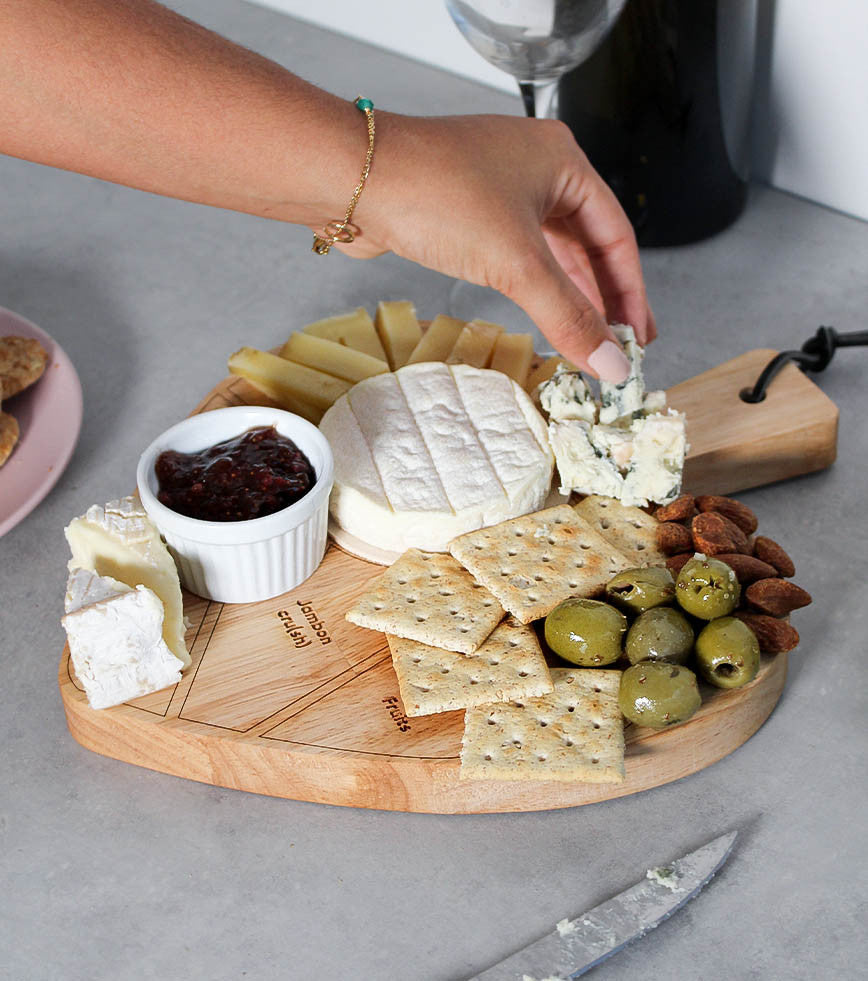 L'avant gardiste Vaisselle planche fromage Cheese and love bois