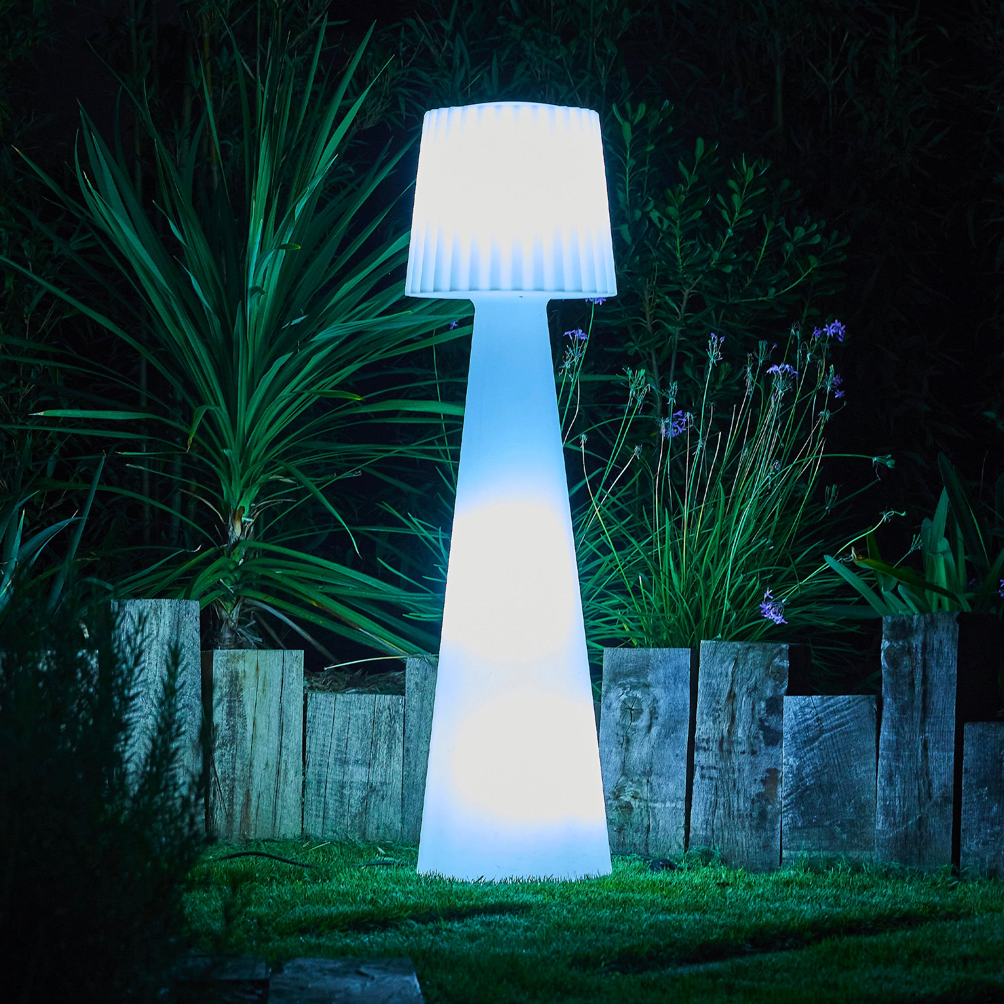 Red Deco Lady H150cm lampadaire filaire blanc froid E27