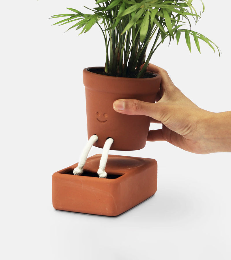 L'avant gardiste Vases et cache-pots jardinière autonome terre cuite