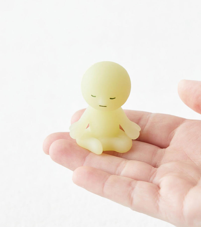 Smiski Yoga figurine fluorescente boîte surprise