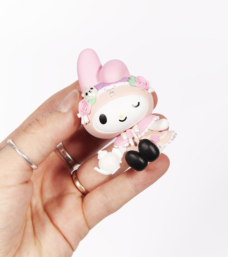 L'avant gardiste Tokidoki Kuromi My Melody Garden Party blind box