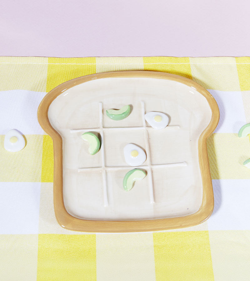 L'avant gardiste Tic tac toe Avocat Oeuf jeu morpion brunch