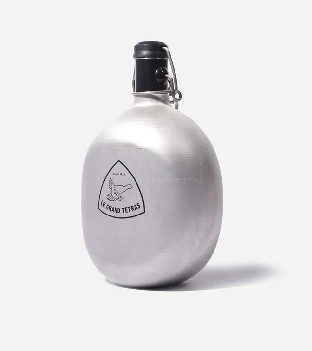 L'avant gardiste Outdoor Gourde ovale métal vintage