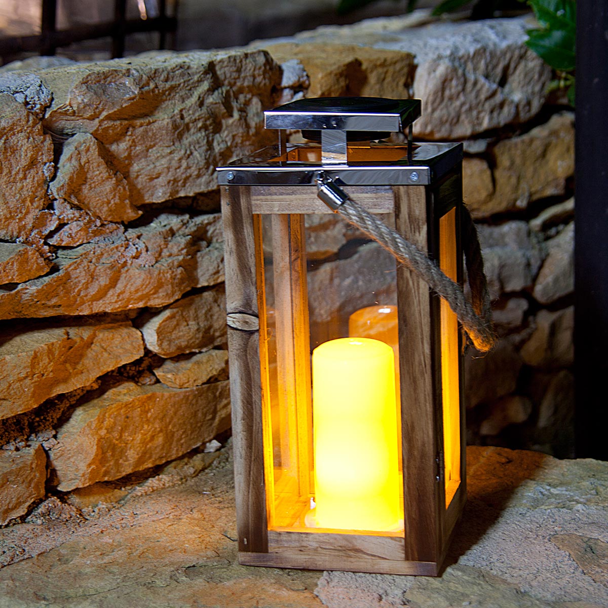 Red Deco Oaky lanterne solaire bois LED bougie blanc chaud