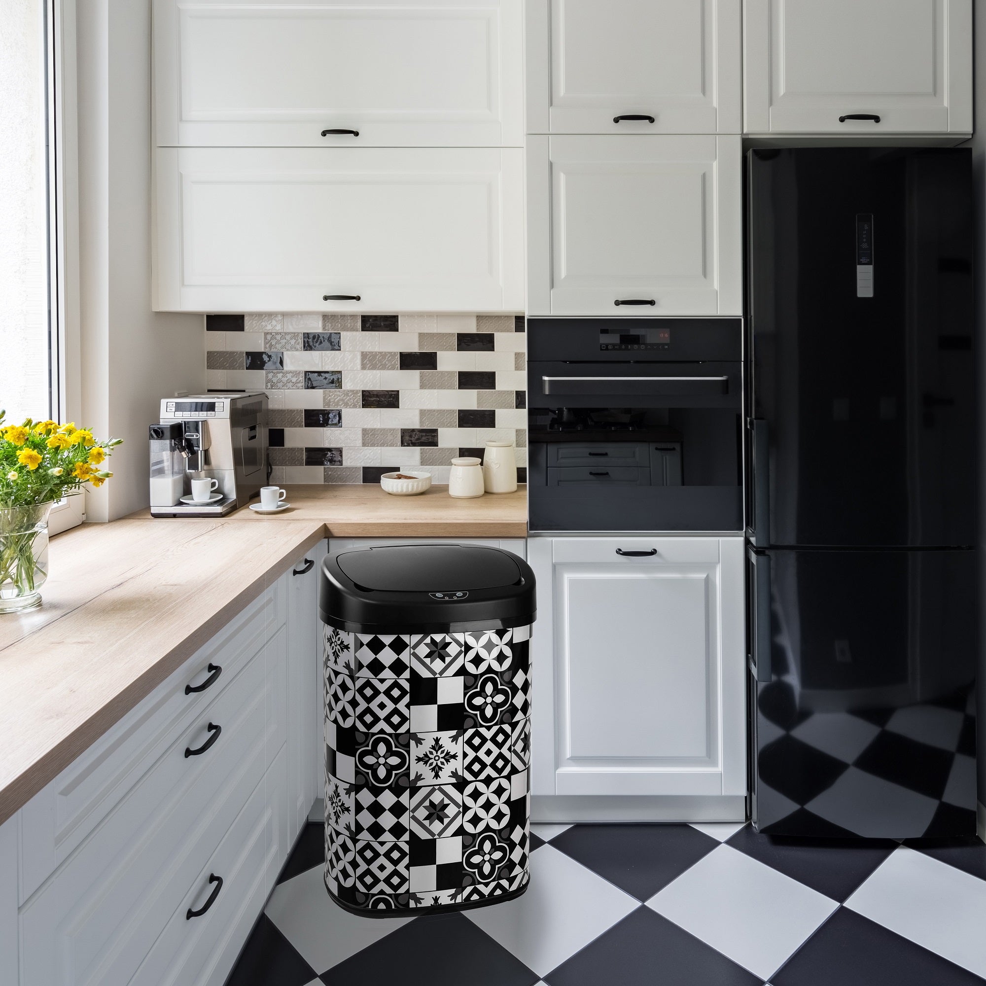 Red Deco Majestic poubelle cuisine auto 58L noir carreaux