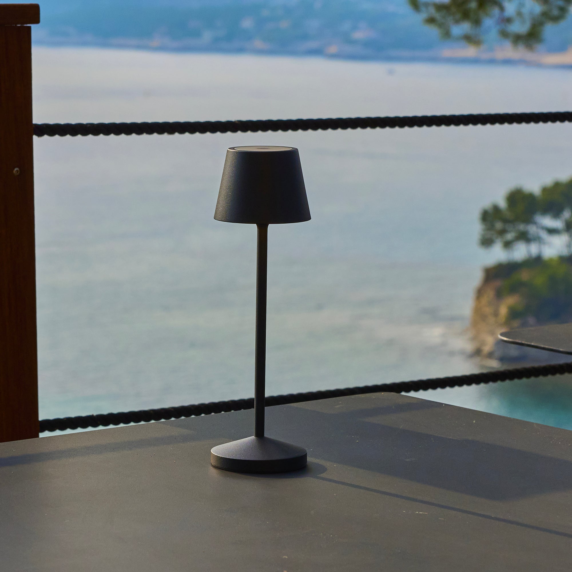 Red Deco Emily Rock H25cm lampe sans fil gris anthracite dimmable
