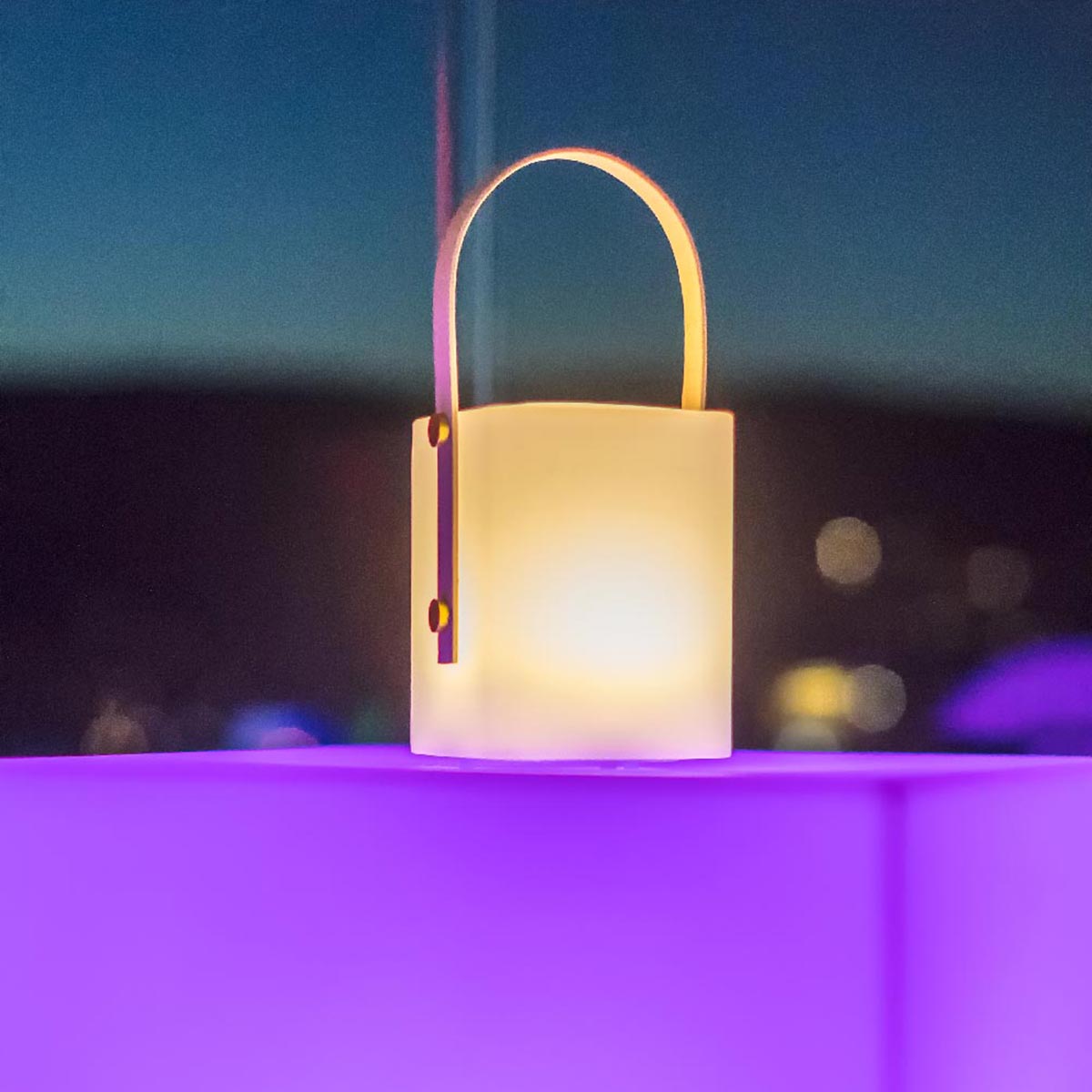 Red Deco Tiky H27cm Lampe sans fil bambou LED multicolore