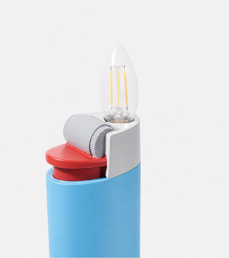 L'avant gardiste lampe briquet lumineuse bleue LED salon