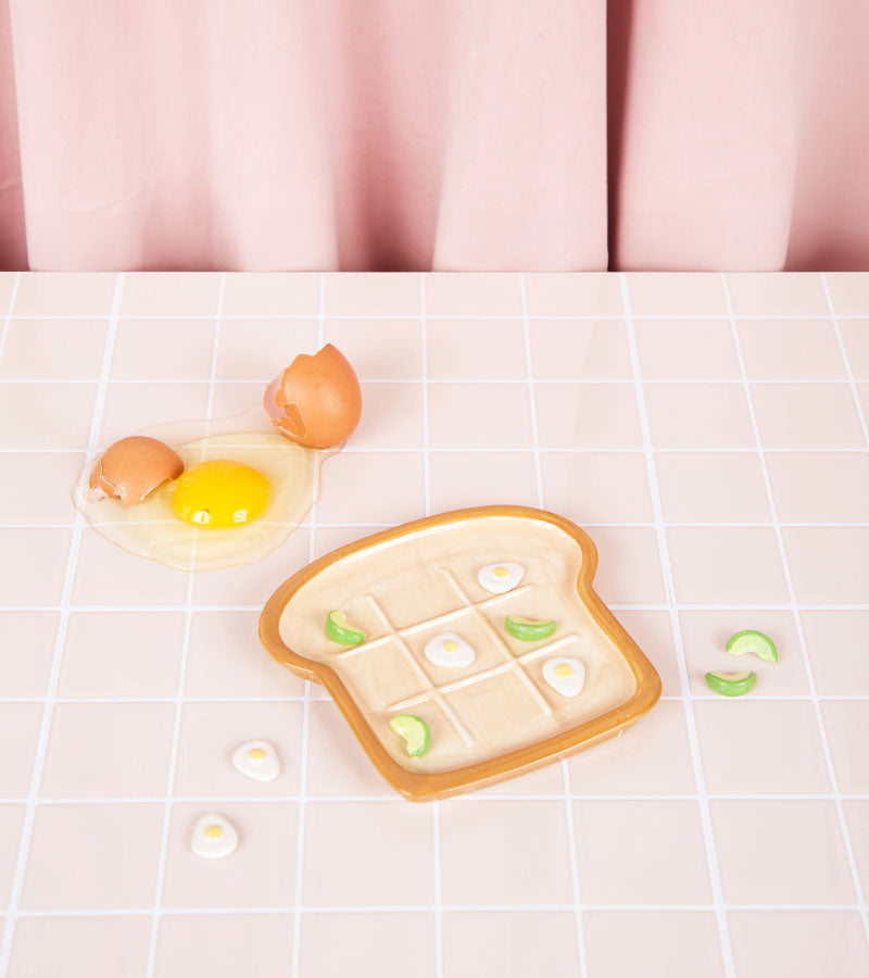 L'avant gardiste Tic tac toe Avocat Oeuf jeu morpion brunch