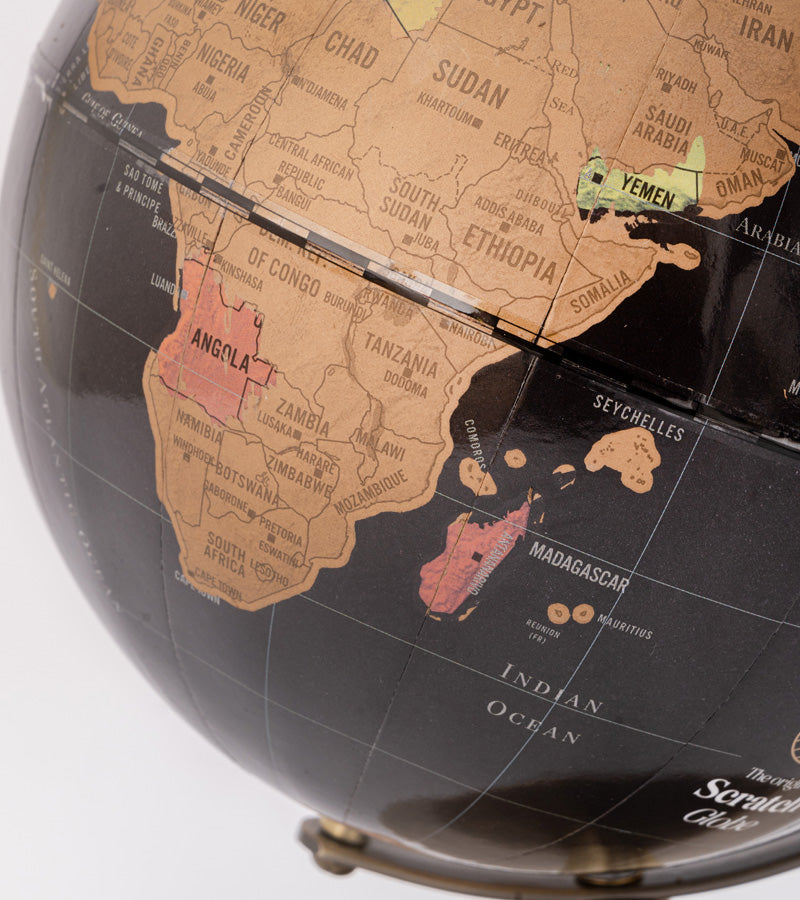 L'avant gardiste Objets déco Globe terrestre à gratter voyage