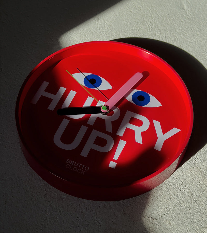 L'avant gardiste Déco murale Horloge Brutto Studio HURRY UP