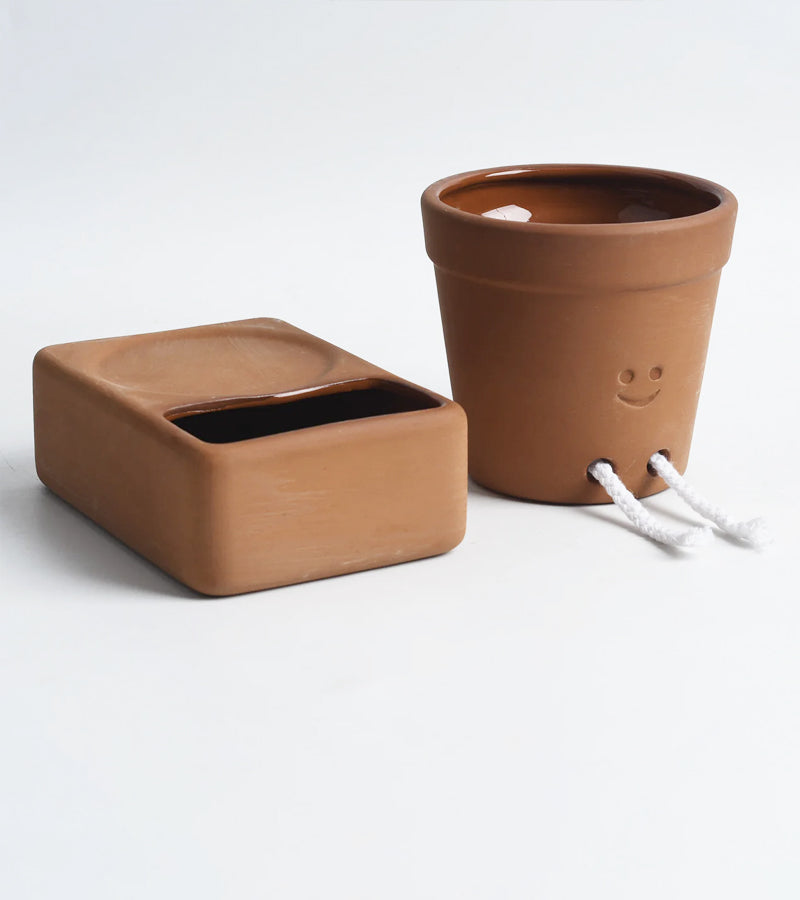 L'avant gardiste Vases et cache-pots jardinière autonome terre cuite