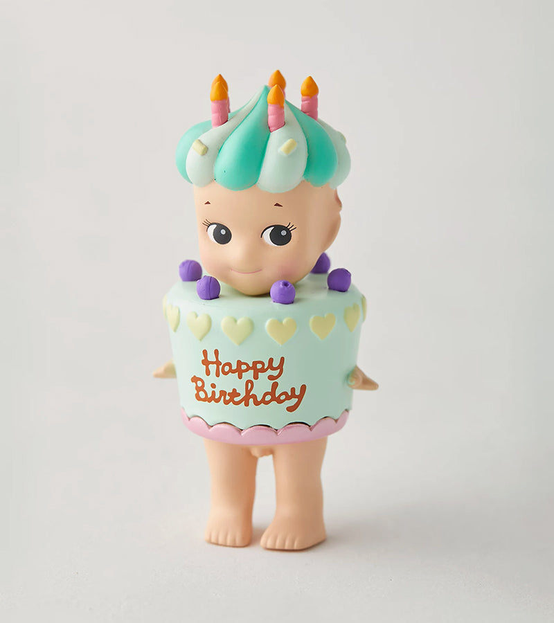 L'avant gardiste Sonny Angel Happy Birthday figurine limitée